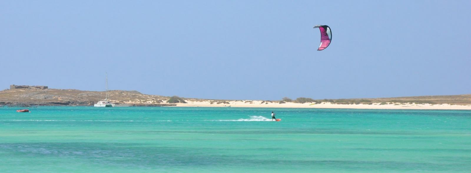 Bienvenue au Cap Vert pour votre prochain sejour kitesurf, windsurf et surf les spots de Boa Vista et Sal