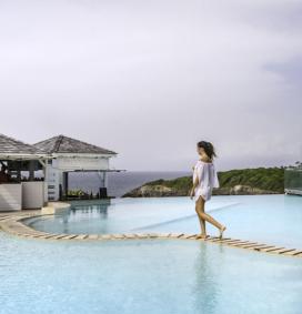 une vue a couper le souffle sur la terrasse de l hotel La Toubana a Sainte Anne en Guadeloupe