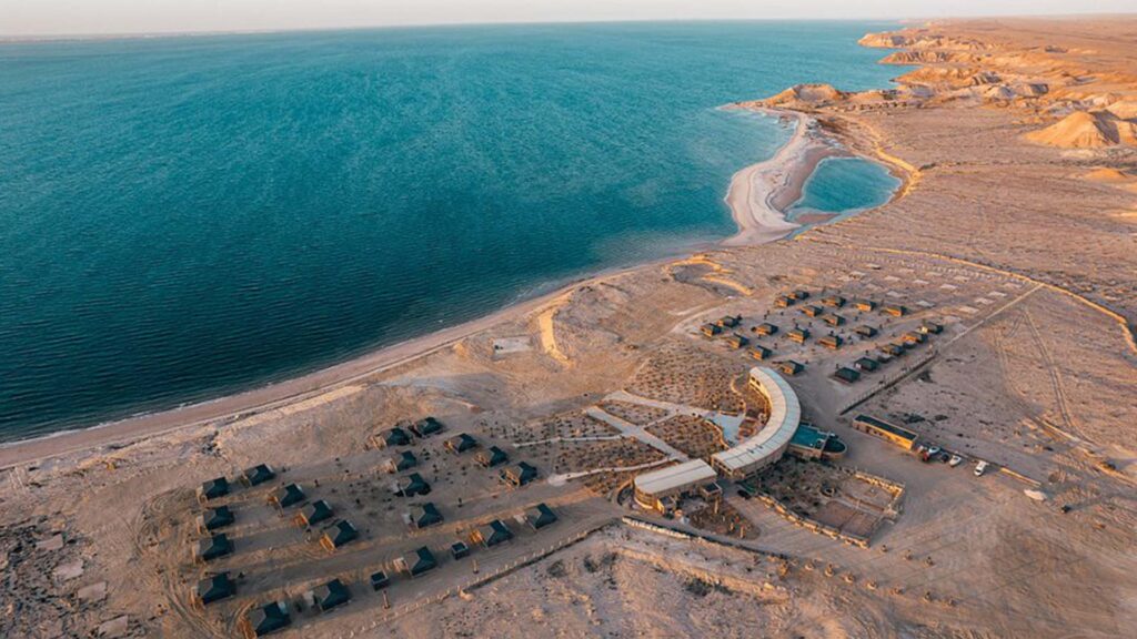 Dakhla au Maroc vue sur la lagune dans le désert